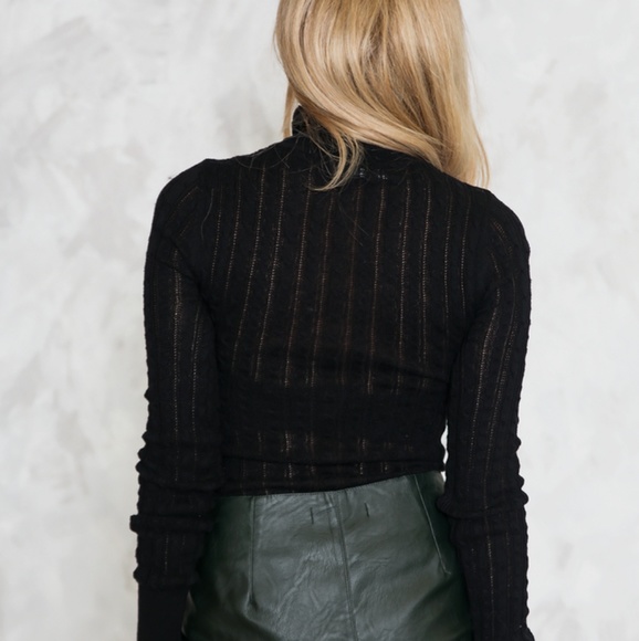 💋Ribbed turtleneck- SOLD - Picture 2 of 8